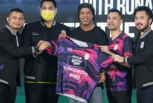 Tak Sabar Merumput di Indonesia, Ronaldinho: Saya Sudah Siap Menghibur...
