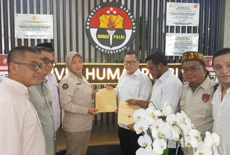 Massa Geruduk Mabes Polri, Desak Saiful Mujani dan Islah Bahrawi Diproses Hukum atas Dugaan Makar