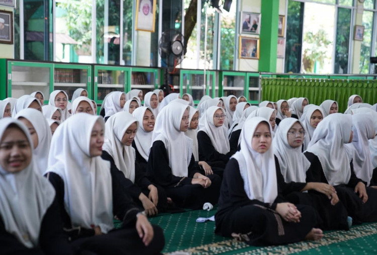 Jelang Lebaran 2026, Kemenag Cairkan Dana BOS Pesantren Rp111,9 Miliar