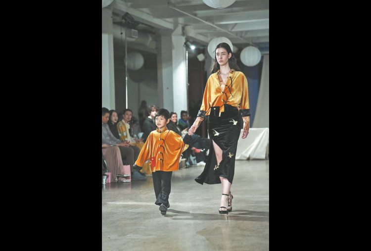 Busana Qipao Gaya Shanghai Kembali Bersinar Berkat Desainer Muda Tiongkok