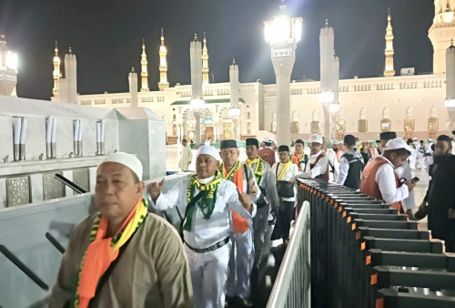 Laporan Haji 2024 (7): Antre Bergiliran Masuk Raudhah Pakai Tasreh