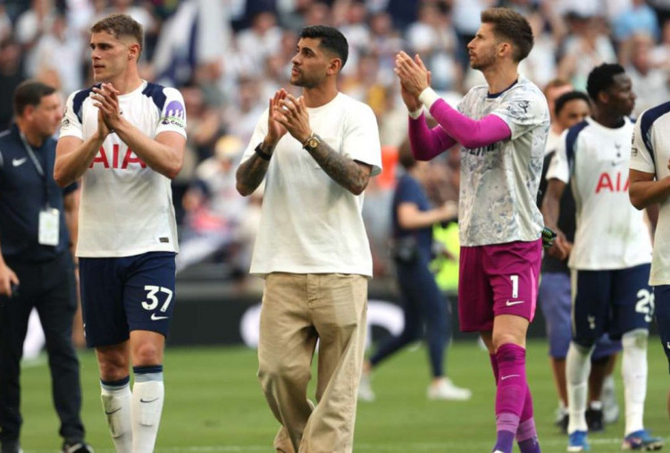 Tottenham Selamat dari Degradasi, Van de Ven Akui Spurs Sangat Memalukan