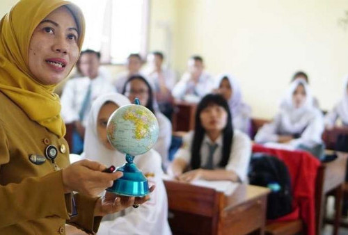 Guru Honorer Mengeluh Belum Terima Gaji 4 Bulan di Medsos, Disdikbud: Sudah Ditransfer!