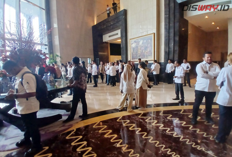 Jelang Pelaksanaan Munas Konsolidasi Kadin, Hotel Ritz-Carlton Mega Kuningan Sudah Ramai Didatangi