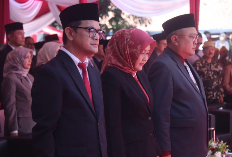 Bupati Bogor Lantik Tiga Pejabat Pimpinan Tinggi Pratama Di Alun-Alun Kecamatan Jonggol