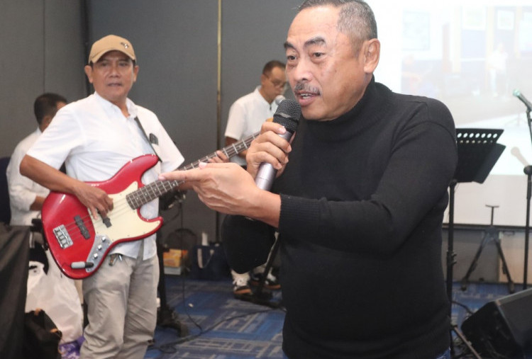 Komunitas Inspiratif Lansia Surabaya: Pasmanbaya Music Club (2-habis): Makin Tua, Makin Nge-band 