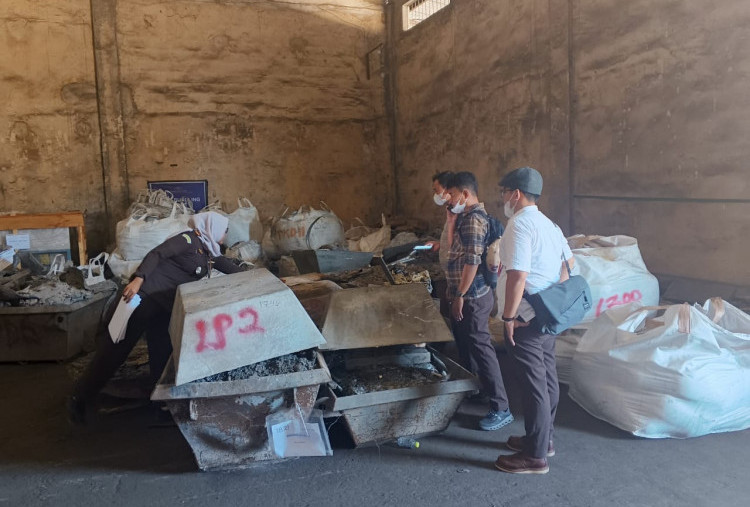 Kejagung Sita Lebih 104 Ton Timah Milik Terpidana Aon untuk Bayar Uang Pengganti Korupsi PT Timah