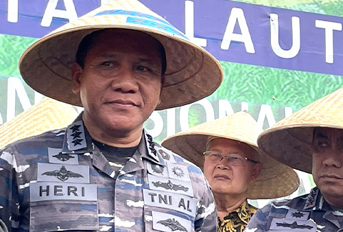 Berkabung Atas Jatuhnya Pesawat Bonanza, TNI AL Kibar Bendera Setengah Tiang Selama 3 Hari