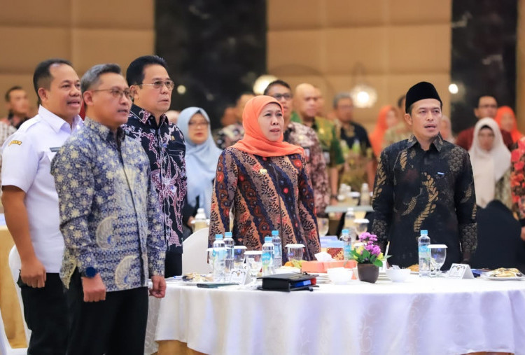Peringati Hari Anti-korupsi Sedunia, Khofifah Lantik 400 Pemuda Patriot Berintegritas Jawa Timur 