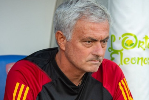Jose Mourinho 'The Special One' Menangis di Mobil Setelah Dipecat AS Roma