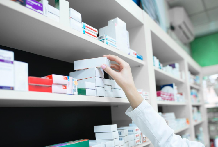 Profesi Farmasi di Era Modern: Saatnya Apoteker Maju ke Garis Terdepan