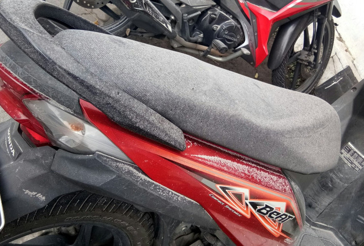 5 Cara Membersihkan Motor dari Abu Vulkanik Tanpa Merusak Cat