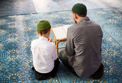 Islamic Parenting: Mengajarkan Anak Ilmu Agama Sejak Dini