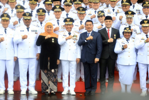  CETTAR Antarkan Khofifah Raih Penghargaan Bergengsi dari Jokowi