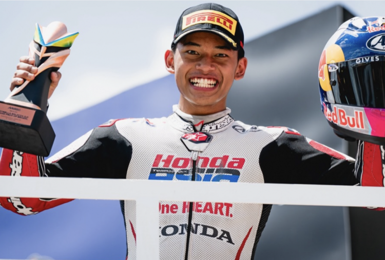 Alkohol Ditolak Usai Podium Ketiga! Sikap Veda Ega Pratama Tuai Pujian Usai Moto3 Brasil 2026