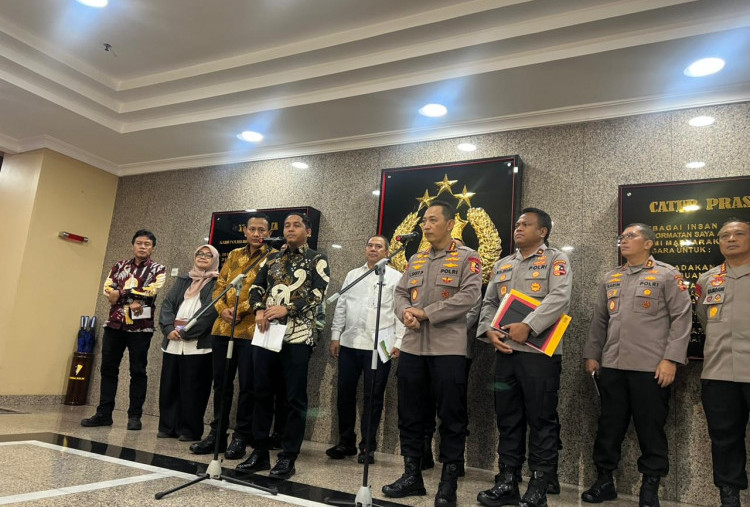 Unsur Pidana di Banjir Sumatra, Ada Jejak Gergaji Mesin pada Gelondongan Kayu yang Terbawa Arus