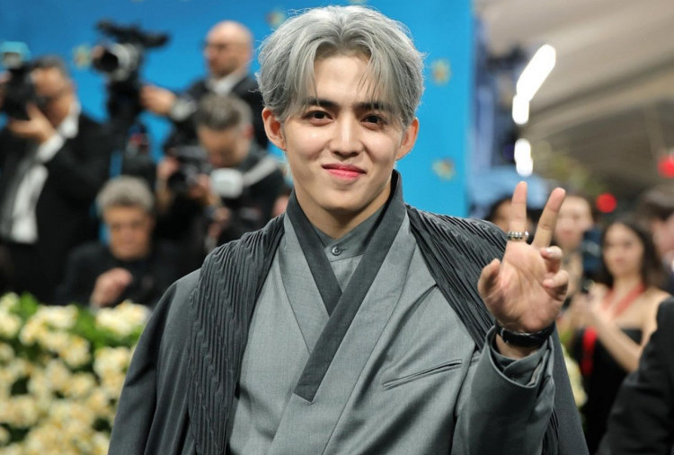 Met Gala 2025: S.COUPS SEVENTEEN Catat Debut Keren dengan Outfit Boss, Simak Foto-fotonya