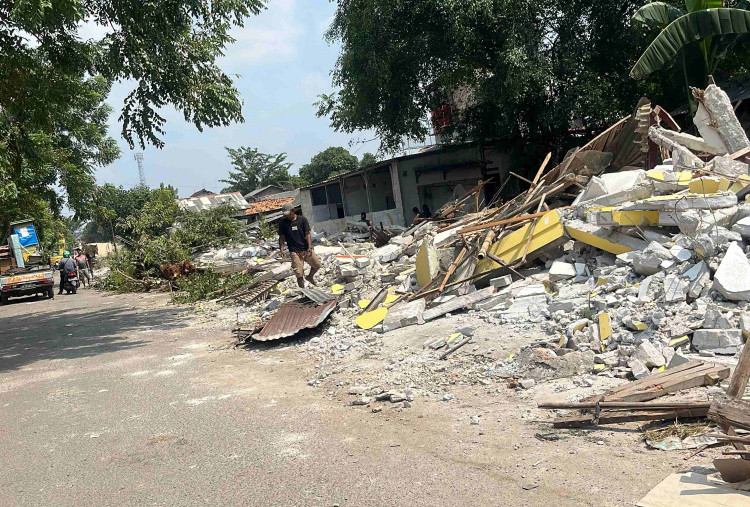 Bangunan Liar Diratakan, Warga Graha Permai Dukung Kebijakan KDM di Sepanjang Kali Baru!