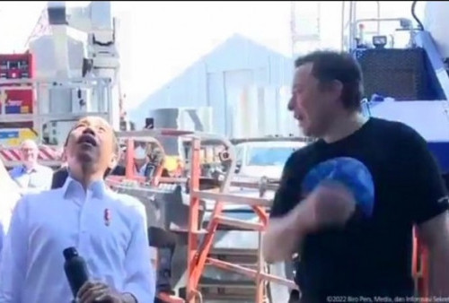 Jokowi Foto 'Melongo' Bareng Elon Musk, Dr Tifa: Bisa Nggak Sih Latihan Jangan Dibiasakan OOO Gitu?