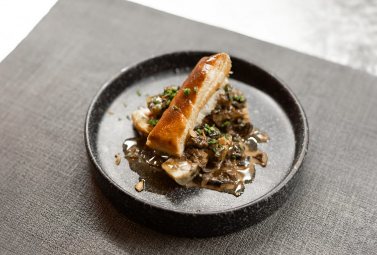 Sentuhan Prancis dari Ubud oleh Chef Stephane Simond dalam Flavors Beyond Borders Uppercut Steakhouse, JW Marriott Surabaya