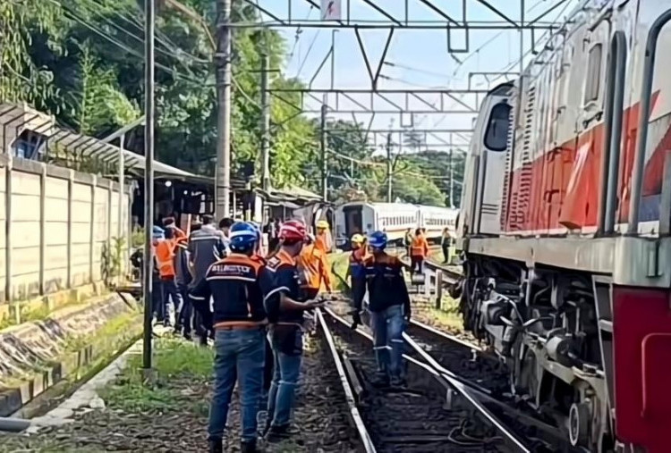 Catat Batas Waktu Refund Tiket Penumpang Terdampak Kereta Anjlok di Stasiun Pasar Senen