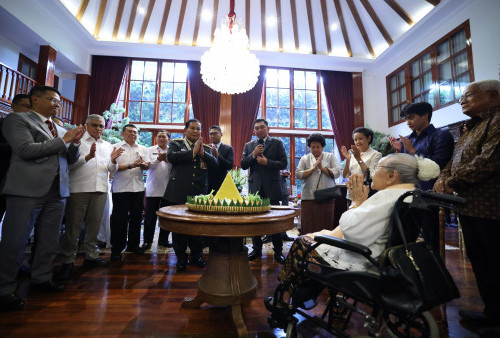 Dapat Bintang 4 dari Presiden, Prabowo Lakukan Syukuran dan Sungkem Ke Sukartini 
