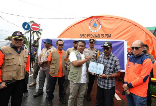  BNPB Serahkan Bantuan Rp1 Miliar Untuk Penanganan Gempa Papua