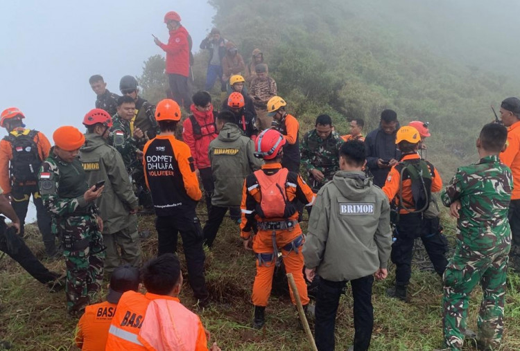 Tim DVI Jemput Bola Data Antemortem Keluarga Korban Pesawat ATR 400 Jatuh, Polisi Minta Keluarga Tak Perlu ke Makassar