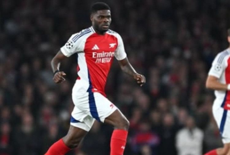 Barcelona Incar Thomas Partey dari Arsenal: Solusi Instan Lini Tengah Flick?