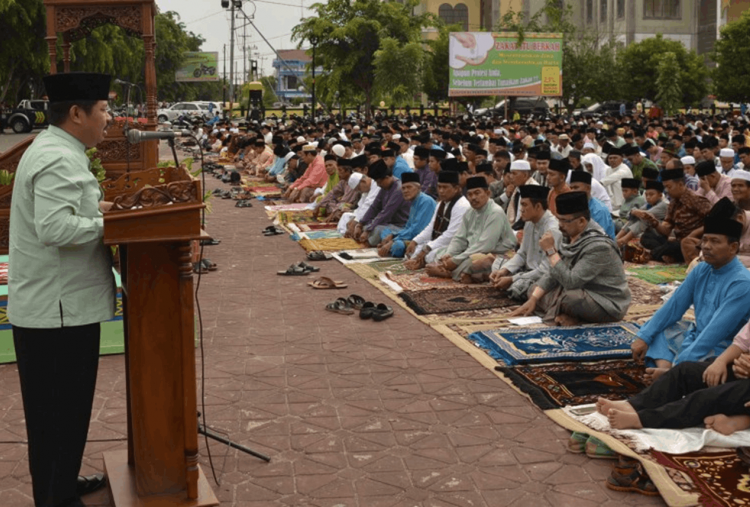 3 Contoh Teks Khutbah Idul Fitri 2026 yang Menyentuh Hati, Referensi Ceramah di Hari Kemenangan!