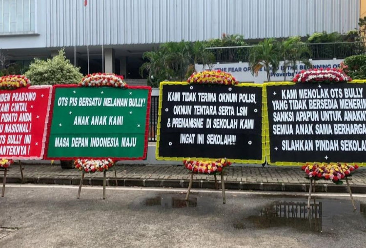 Viral Karangan Bunga Tuntut Keadilan Kasus Bullying di Sekolah Kelapa Gading, PMJ: Kami Tangani Transparan
