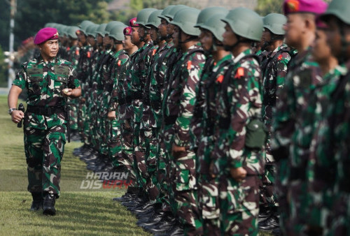 Dalam Upacara Pembukaan Pelatihan Dasar Kemiliteran Komponen Cadangan Matra Laut Tahun 2023 tersebut langsung dipimpin langsung oleh Komandan Kodiklatal, Letnan Jenderal TNI (Mar) Suhartono. (foto: Julian Romadhon)
