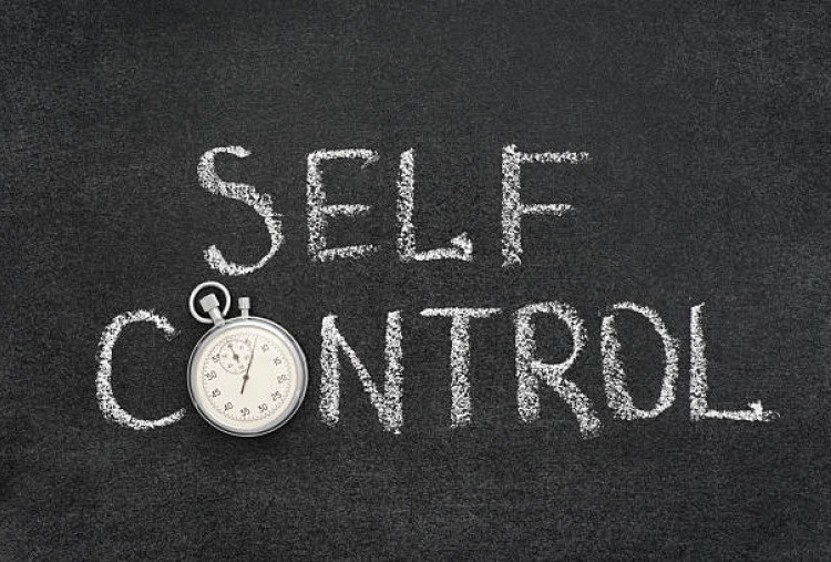 Self Control Era Digital, Cara Mengendalikan Diri dari Kebiasaan Buruk demi Masa Depan Lebih Baik