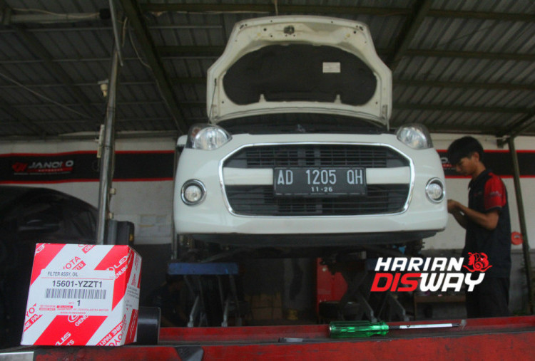 Melalui pelatihan dan pendampingan YDBA, Janoko Autozone mengembangkan kompetensi teknis dan manajemen bengkel. Sebagai UMKM Pilot bengkel roda empat, Janoko konsisten menjaga kualitas QCD (Quality, Cost, Delivery) di angka 100 persen dan resmi menjadi UMKM Mandiri pada Agustus 2026. (Foto: Raka Denny/Harian Disway)
