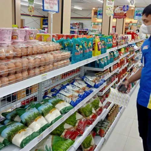 Luar Biasa! HET Minyak Goreng Dicabut, di Cirebon 6 Karton Langsung Ludes dalam 2 Jam