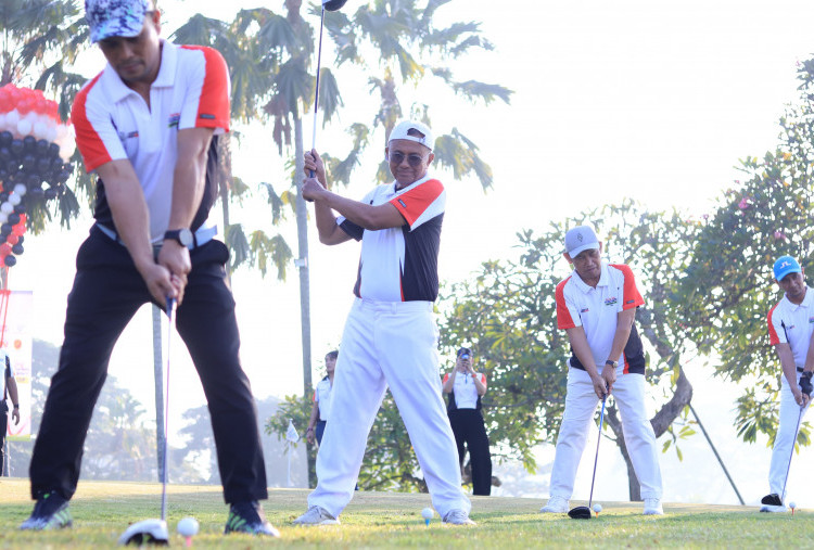 Disway Golf National Open Tournament Menkomdigi Cup 2025 Dimulai, Dahlan Iskan Lepas Tee-Off di Ciputra!