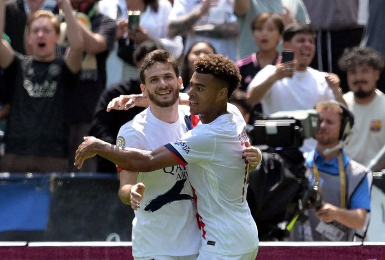 Sounders 0-2 PSG: Gol Aneh Kvaratskhelia Bawa Les Parisiens ke 16 Besar!