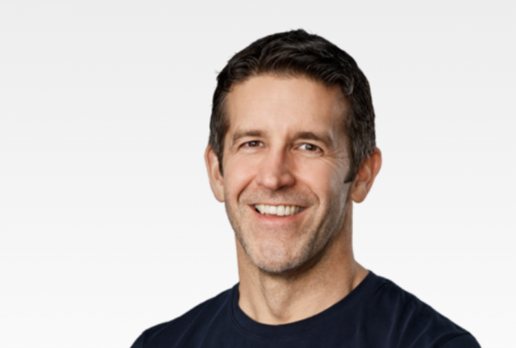 Profil John Ternus CEO Baru Apple Gantikan Tim Cook, Ini Fakta Menariknya