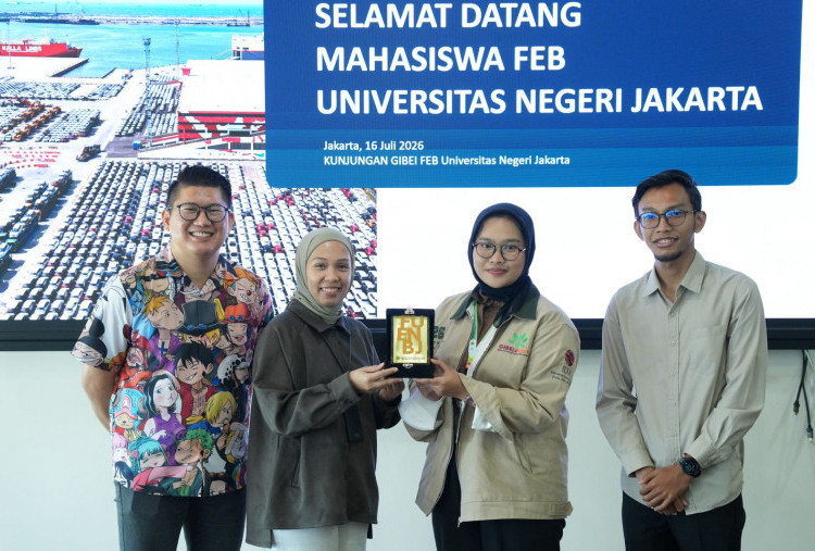 Dari Kampus ke Pelabuhan, GIBEI FEB UNJ Pelajari Ekosistem Logistik Otomotif IPCC