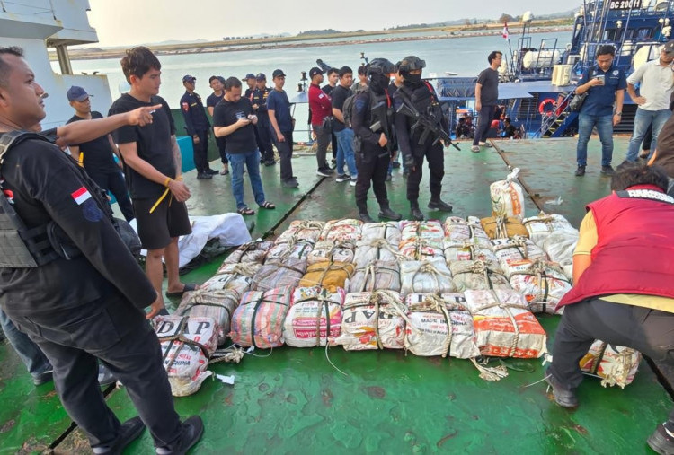 BNN Ungkap Penyelundupan 800 Kg Ketamin di Perairan Natuna Utara 