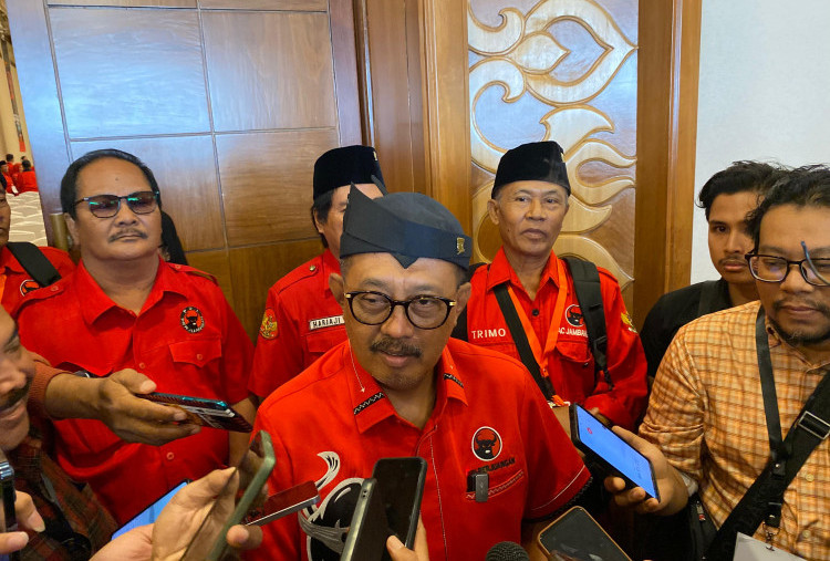 Terpilih Sebagai Ketua DPC PDIP Surabaya, Armuji: Kita Rebut Kursi Yang Hilang 