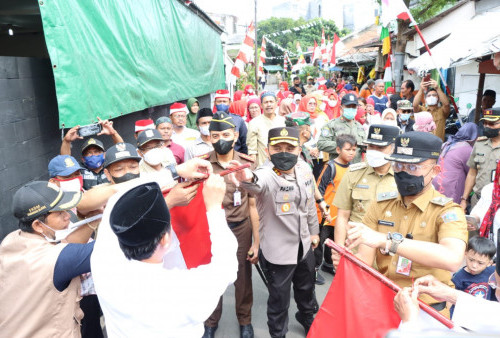 40 Ribu Bendera Merah Putih Untuk Warga 8 Kecamatan di Jakarta Barat