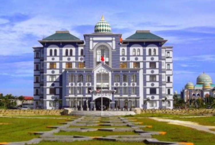 Kampus UIN Suska Riau Berdarah, Mahasiswi Dibacok Mahasiswa Berawal karena Dighosting Soal Cinta 