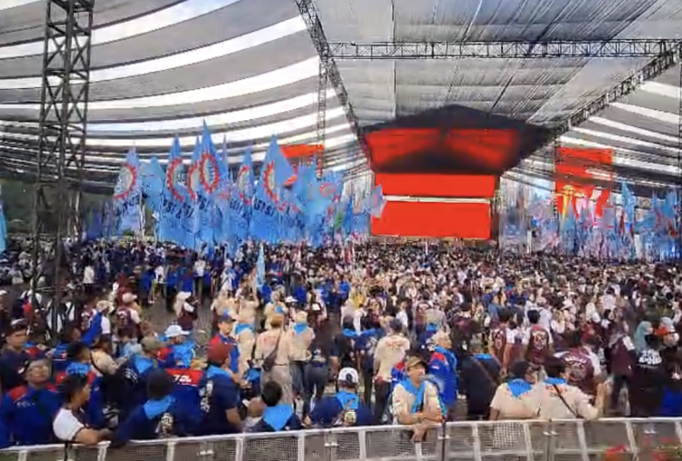 May Day 2026: Grup Band Kotak Hibur Ribuan Buruh di Monas Pagi Ini