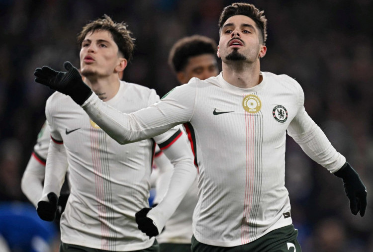 Savinho Menuju Tottenham, Man City Siapkan Pedro Neto