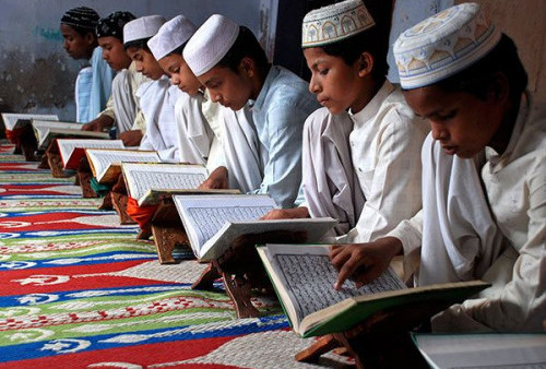 7 Tips Efektif Khatam Alquran Selama Ramadan
