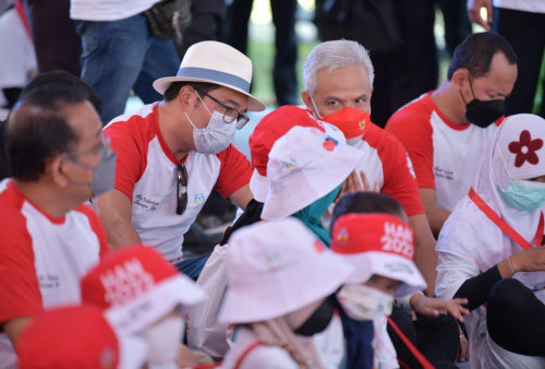 Atraksi Sulap Presiden Jokowi Bikin Ridwan Kamil dan Anak-anak Terhibur 
