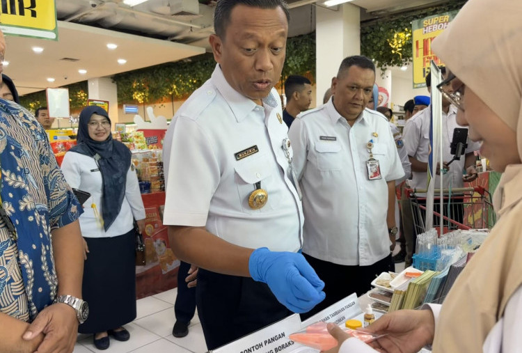 BBPOM di Jakarta Bersinergi Periksa Keamanan Pangan Jelang Nataru di Jakarta Timur