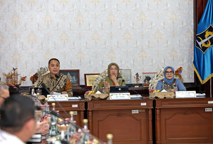 Eri Cahyadi Pamer Capaian Surabaya ke Menpan RB, Nol Kemiskinan Ekstrem hingga IPM Tertinggi se-Jatim