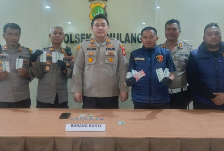 Pura-pura Ngopi di Kafe, Pria Curi HP dan Simpan Puluhan Obat Terlarang di Pamulang